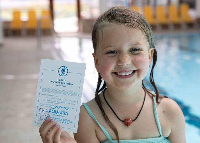Kinderschwimmkurs mit Seepferdchen Auszeichnung